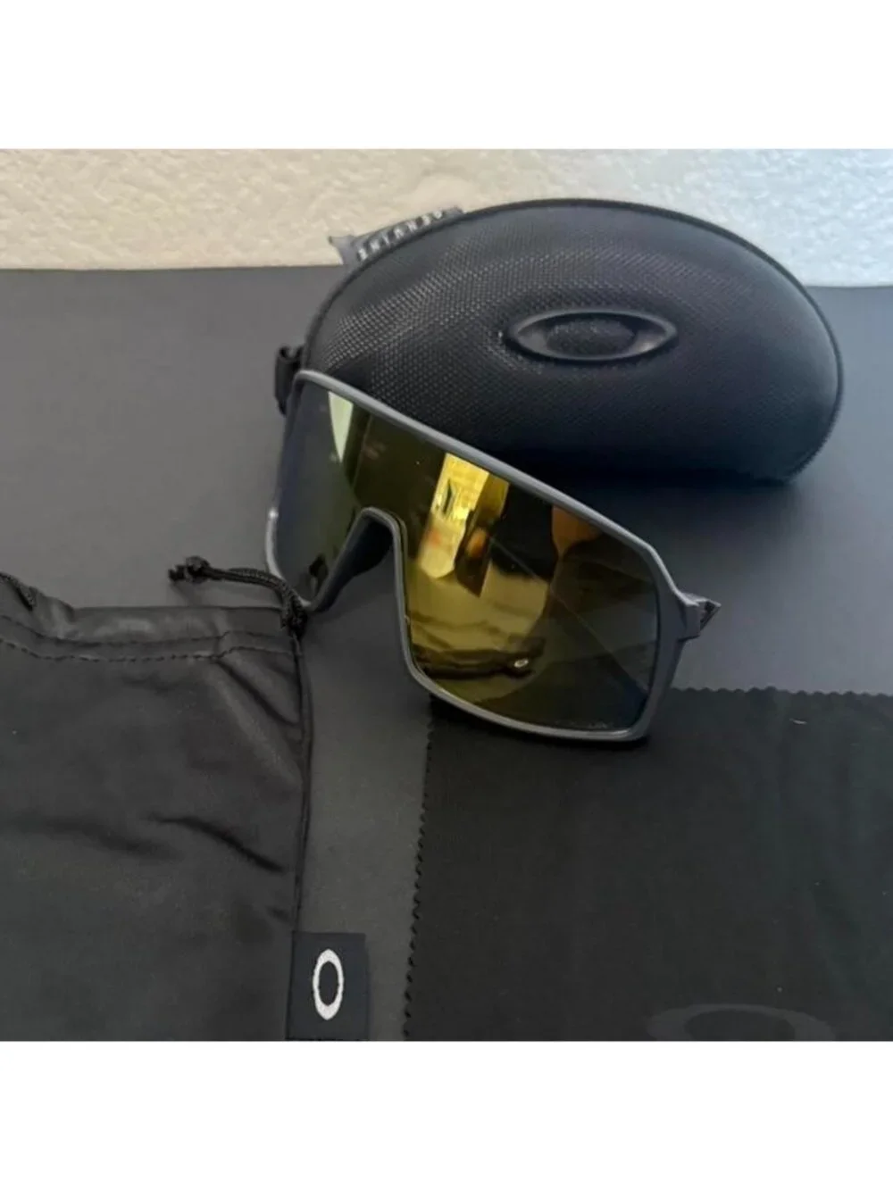 OO9406 Oakley Sutro 24k Gold Lenses - Picture 8 of 8